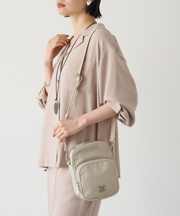 russet コーデュラナイロンスクエアショルダーバッグ(CE-1751) L.Greige