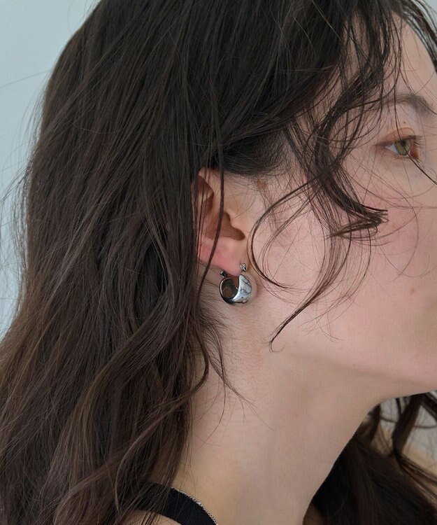 Phoebe 〈金属アレルギー対応〉ドームメタルフープピアス/シルバー　シンプル/大振り シルバー