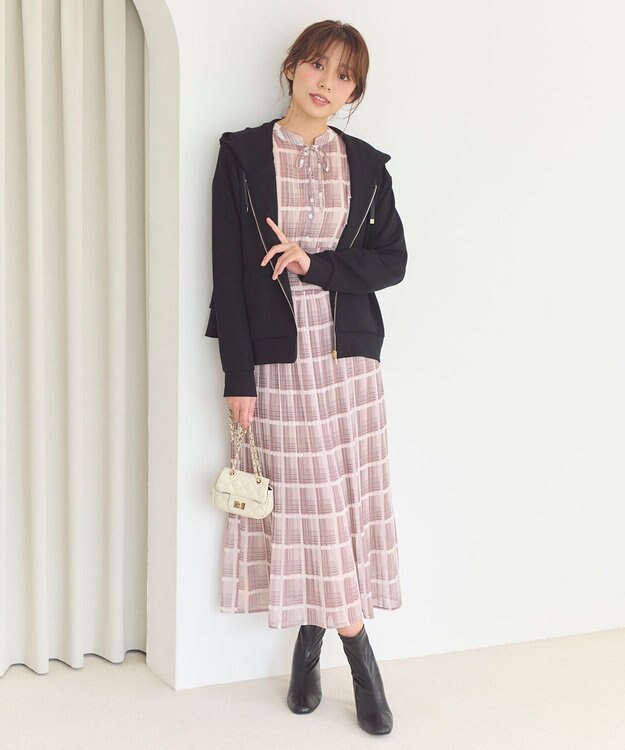 Feroux 【洗える】バックフリル ダンボールパーカー ブラック系