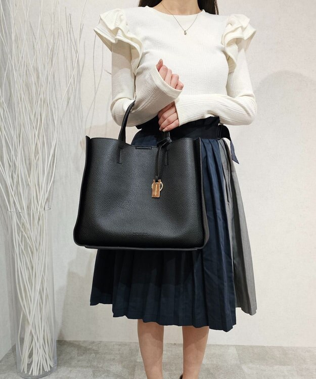 style code 【MERCURYDUO/マーキュリーデュオ】ラージポケット　2WAY ラージトートバッグ　キーリングチャーム付き ブラック