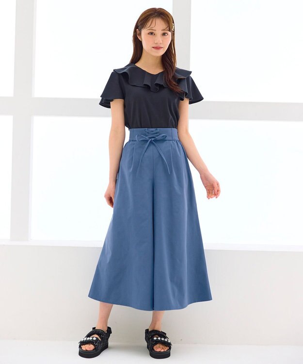 Feroux 【洗える・汗ジミが目立たない】ラッフル襟Tシャツ ブラック系