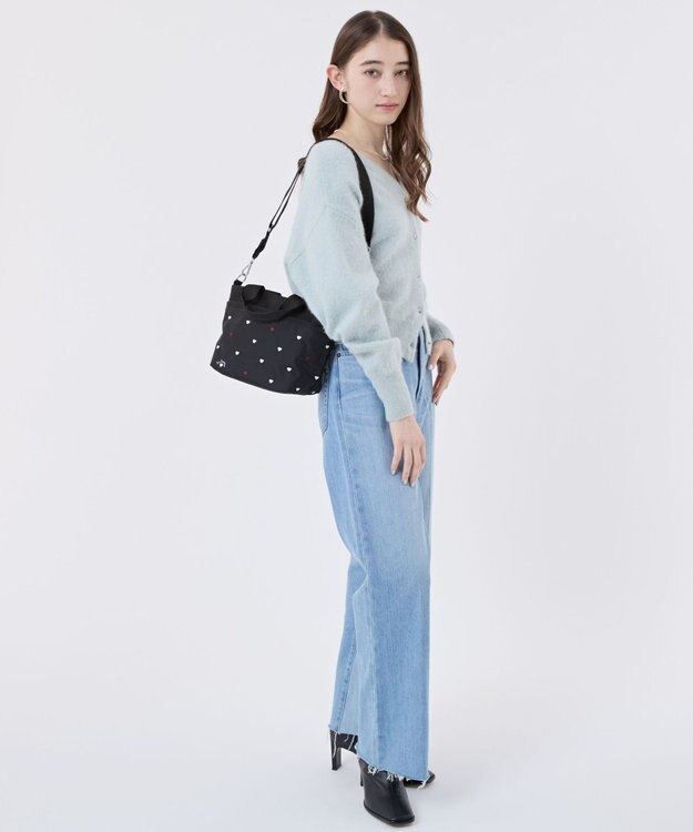 LeSportsac SMALL BUCKET TOTE/レッド/ホワイトハートEMB レッド/ホワイトハートEMB