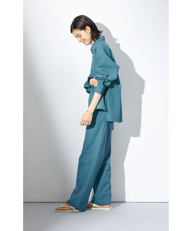 HELLY HANSEN ロングスリーブソルナラッシュプルオーバー アルジーグリーン