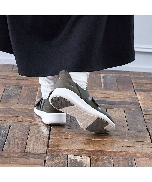 ing <ing>【レイン対応】ストレッチハンズフリースニーカー カーキ