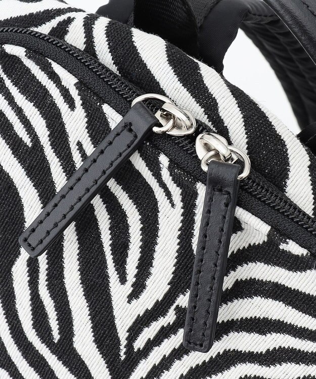 ICB 【A4サイズ収納可】８ポケットジャガードリュック ゼブラ柄