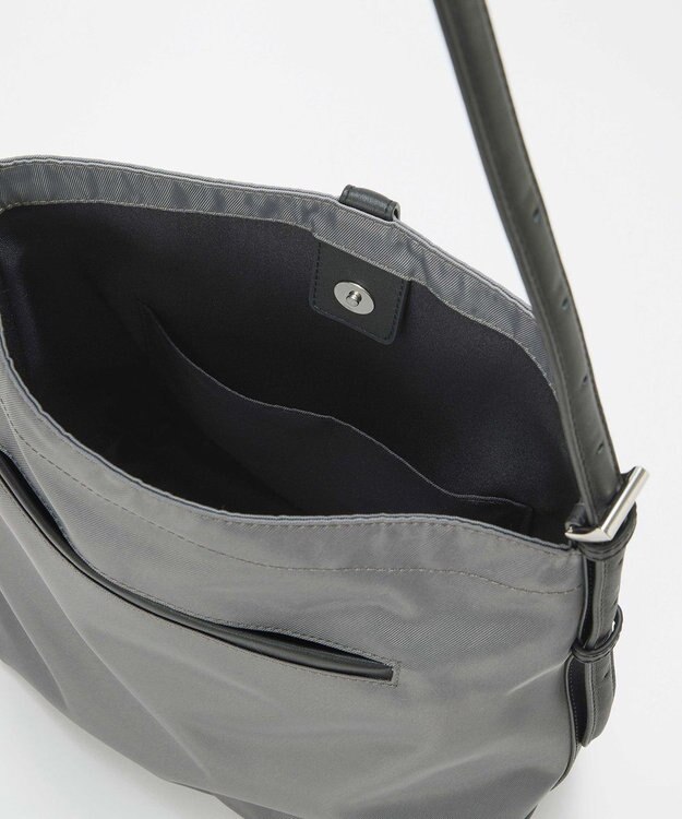 TOPKAPI 【TREASURE TOPKAPI】ナイロン センターベルト 2way ショルダーバッグ　軽量 / 肩掛け ミディアムグレー