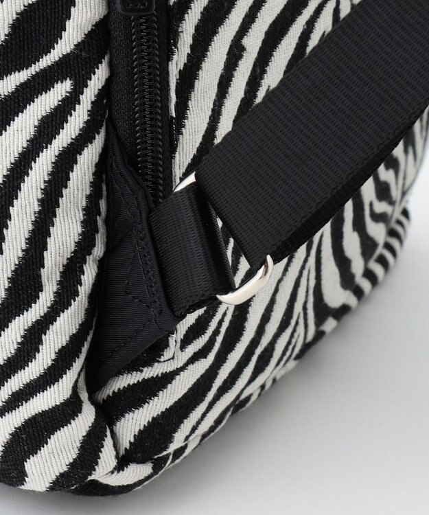 ICB 【A4サイズ収納可】８ポケットジャガードリュック ゼブラ柄