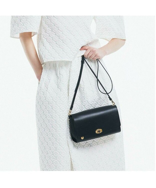 A.D.M.J. 【牛革】ヴィッテリアルマスクエアショルダー NE