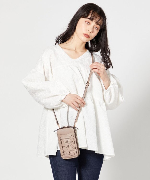 LA BAGAGERIE 【veganview】v piece mesh smartphone shoulder bag グレージュ