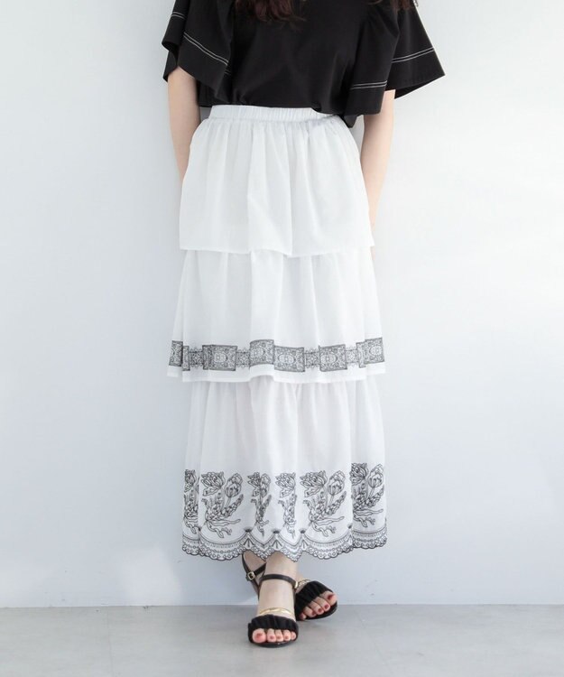 Green Parks ■ＥＳＣＡＲ　バイカラー刺繍ティアードスカート Off White