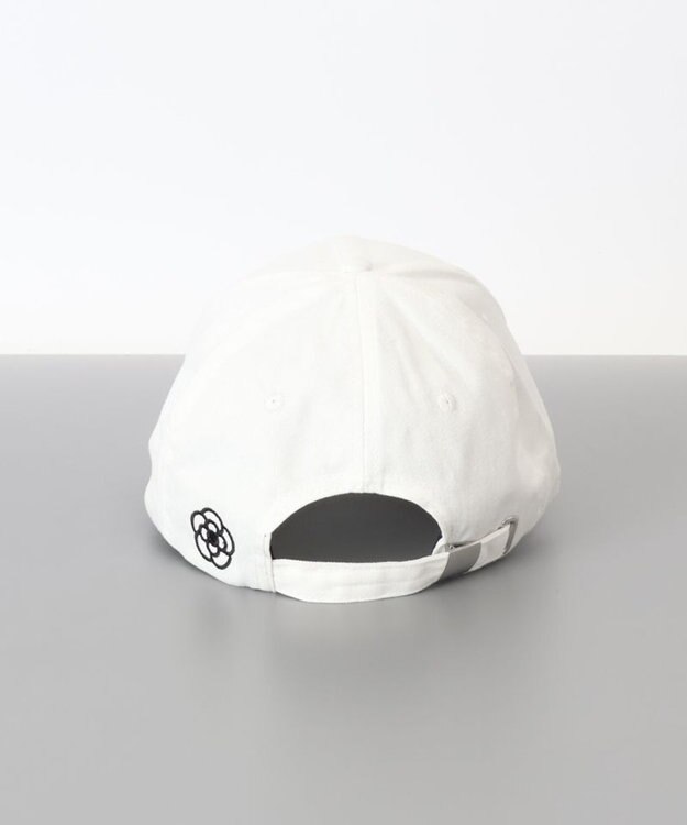 AURORA 【 CLATHAS.（クレイサス）】刺繍チャーム付きキャップ オフホワイト