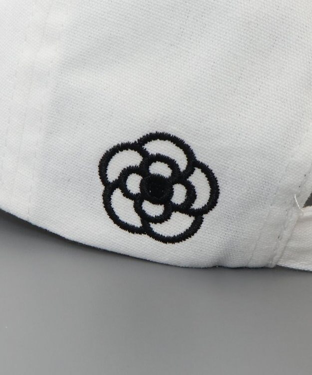 AURORA 【 CLATHAS.（クレイサス）】刺繍チャーム付きキャップ オフホワイト