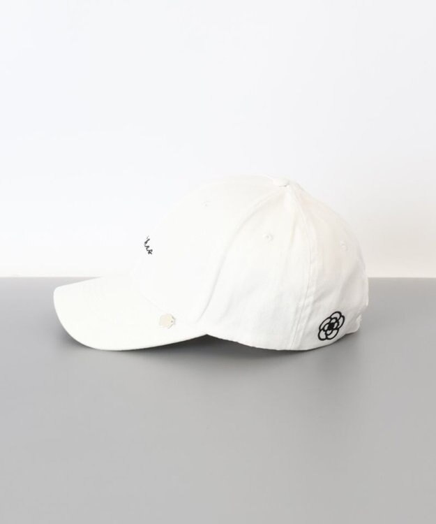 AURORA 【 CLATHAS.（クレイサス）】刺繍チャーム付きキャップ オフホワイト