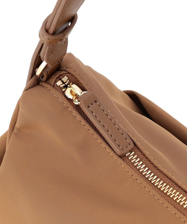 TOCCA IN CREADLE NYLON BAG ワンショルダーバッグ 【古畑星夏さん着用】 ブラウン系