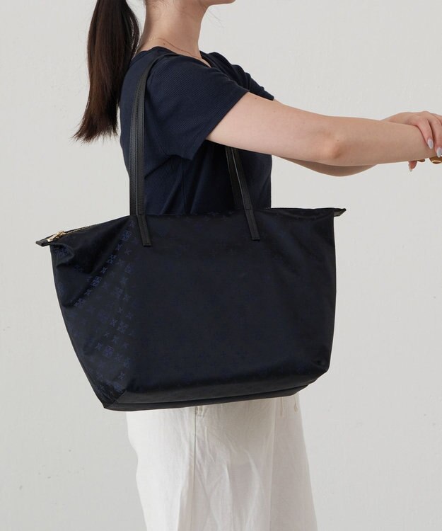 russet ＜380g/軽量＞ファスナー付きナイロントートバッグ(CE-1568) Black/Navy