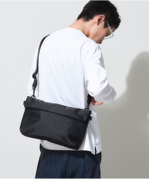 Y'SACCS 【DRY Pack】防水フラップショルダー ブラック