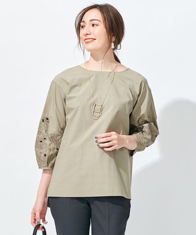 自由区 【洗える】エンブロイダリー プルオーバーブラウス カーキ系