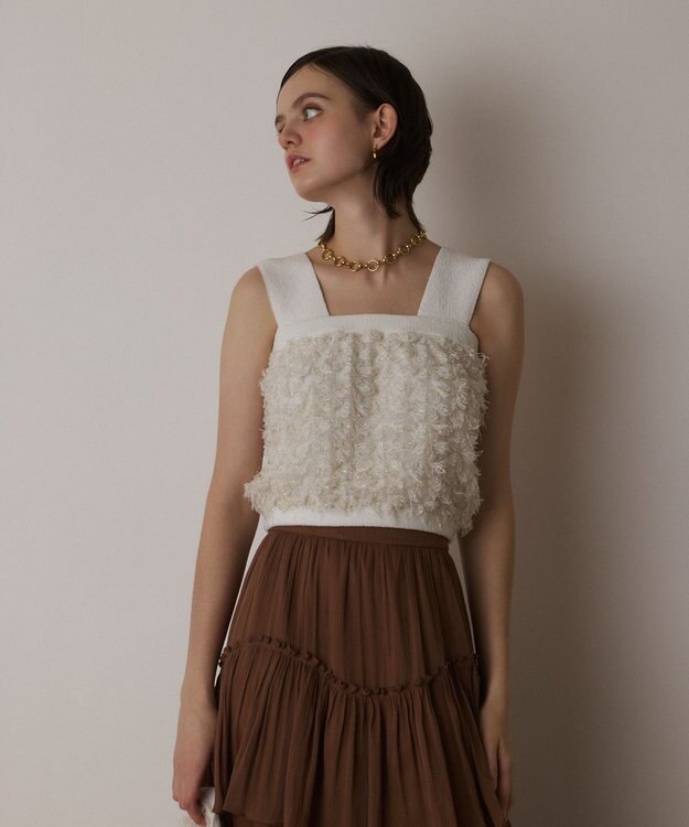 GRACE CONTINENTAL フリンジニットベアトップ ホワイト