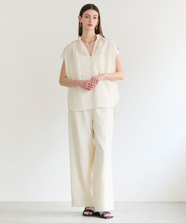 BEIGE， 【イージーケア】BATEAU / Vネック ギャザーブラウス Ecru