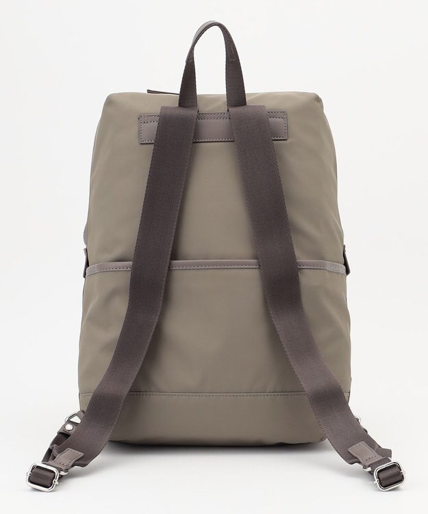 Y'SACCS ナイロン×リサイクルレザー　コンビマルチリュック グレージュ