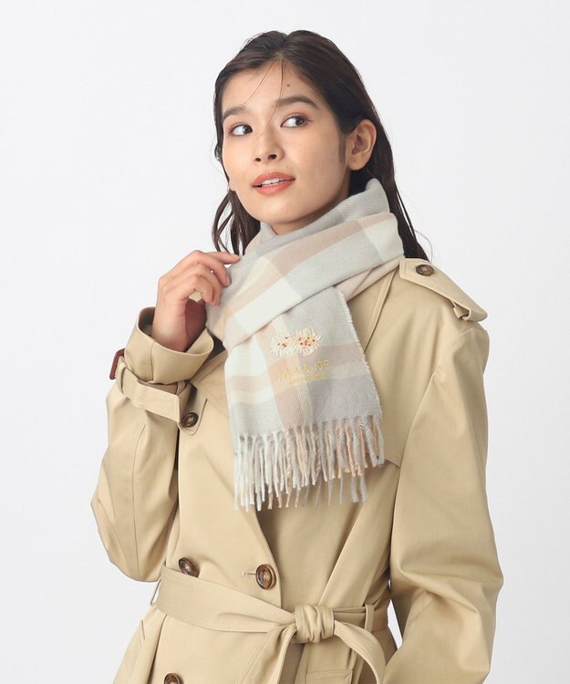 MOONBAT 【FUDGE11月号掲載】PAUL & JOE ACCESSOIRES クリザンテーム刺繍ムースタッチマフラー（パッケージ入り） ベージュ