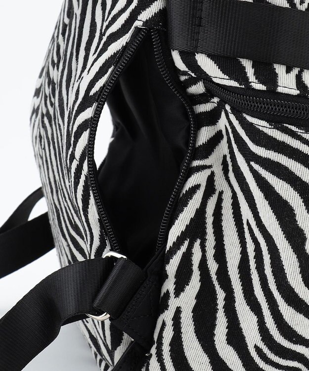 ICB 【A4サイズ収納可】８ポケットジャガードリュック ゼブラ柄
