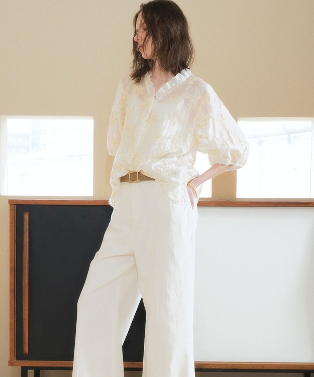 YECCA VECCA フリルVネック刺繍シアーシャツ Ivory