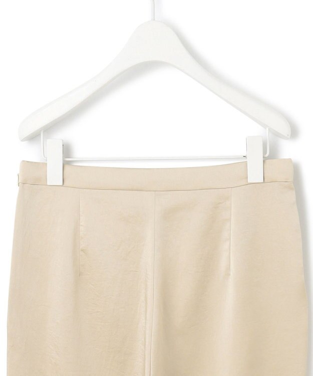 ICB L 【MAG×スタイリストコラボ】シャイニーシアーニット×サテンストレートパンツ ブラックニット×ベージュパンツ