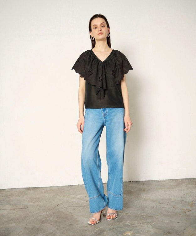 GRACE CONTINENTAL 刺繍ラッフルカラーノースリーブ トップ ブラック