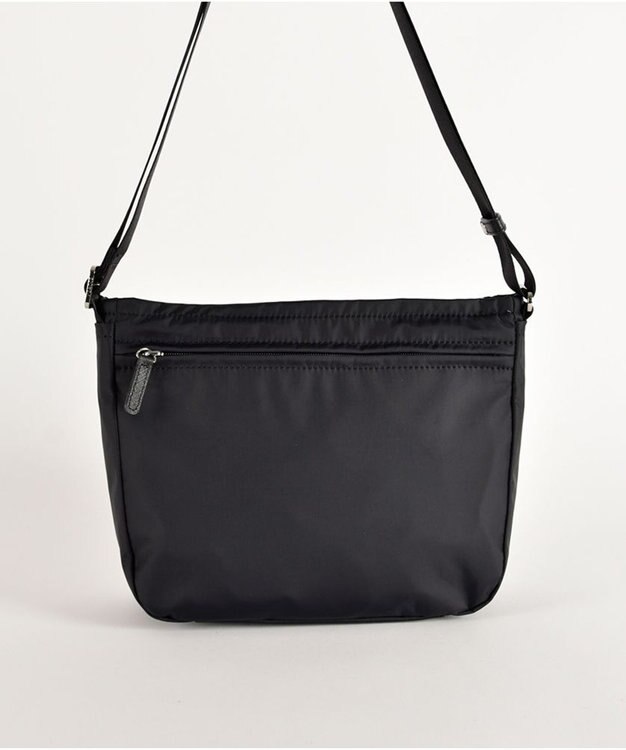 Y'SACCS ナイロンタフタショルダーバッグ　ミディアム ブラック