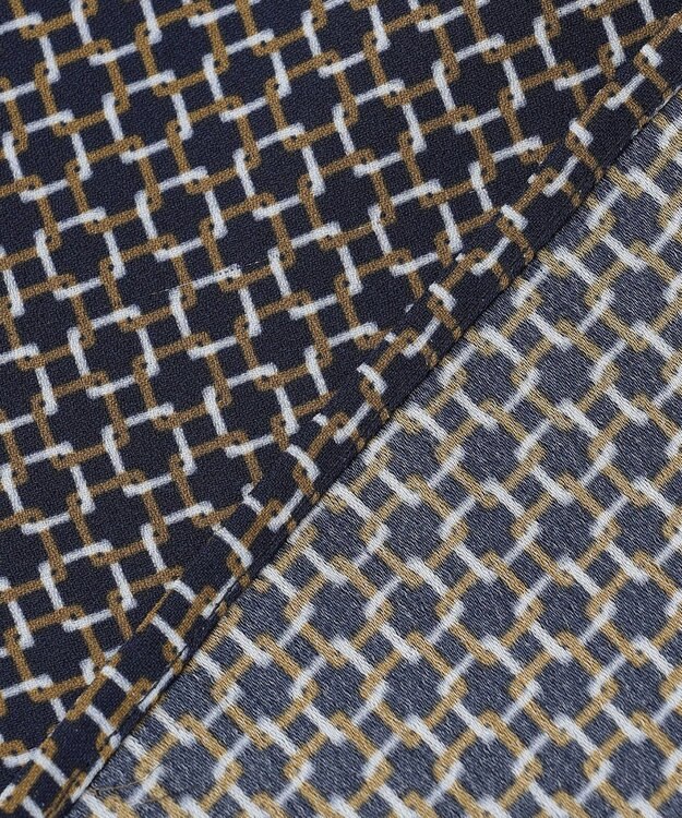 23区 【洗える】スクエアチェーンプリント ブラウス ネイビー系