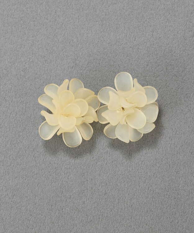 Phoebe マーガレットフラワーカラーピアス  アイボリー アイボリー