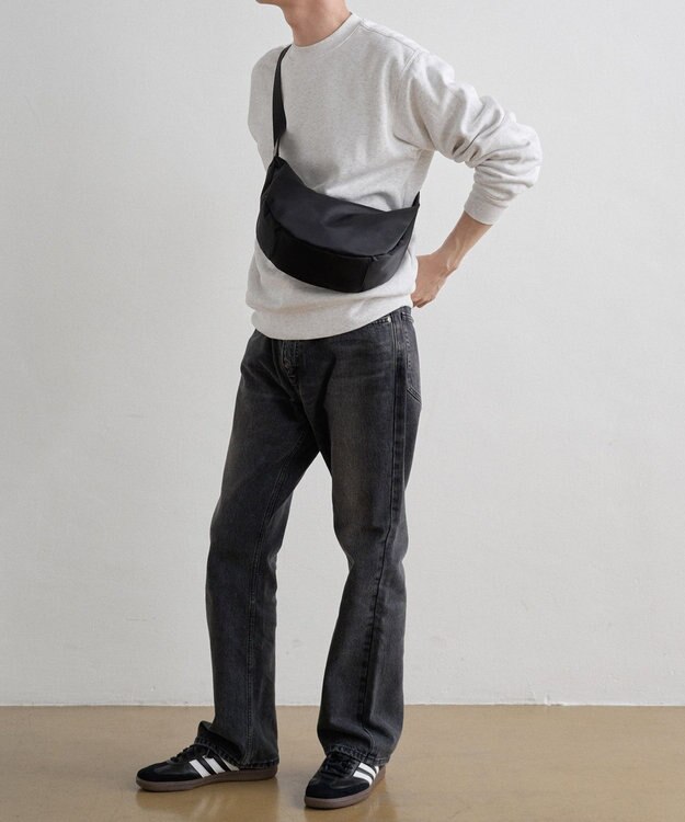 russet ナイロンラウンドショルダーバッグ (CE-1327-WEB) Black2