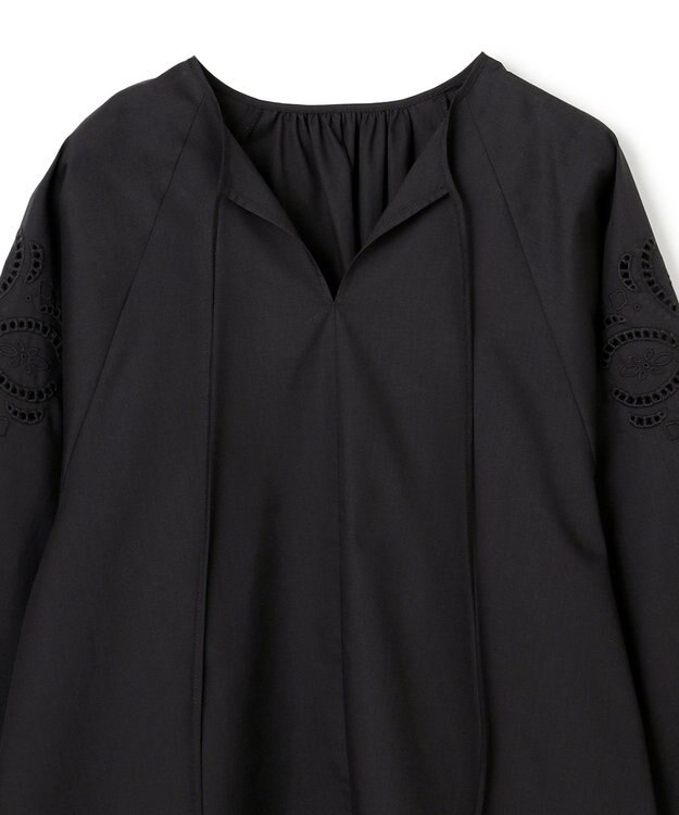 UNFILO L エンブロイダリー ブラウス ブラック