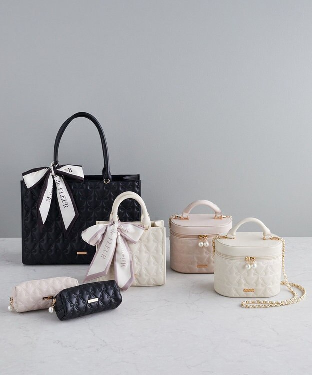 Maison de FLEUR スカーフ付リボンキルティング2Wayバッグ Ivory