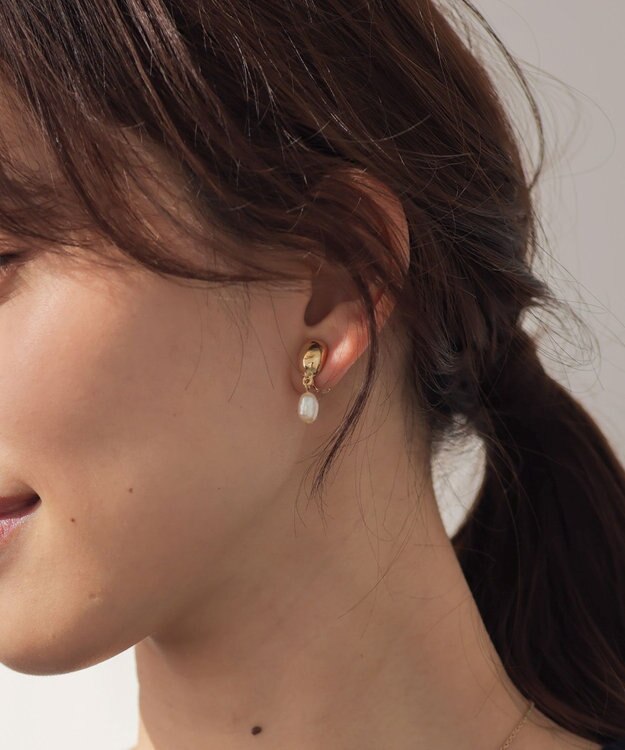 組曲 淡水パールスウェイ イヤリング ゴールド系