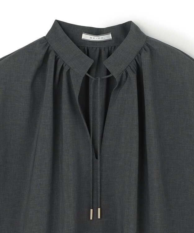 BEIGE， 【イージーケア】BATEAU / Vネック ギャザーブラウス Charcoal