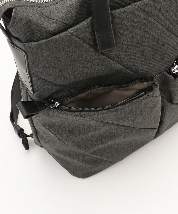 Y'SACCS ストリームラインデイパック ダークグレー