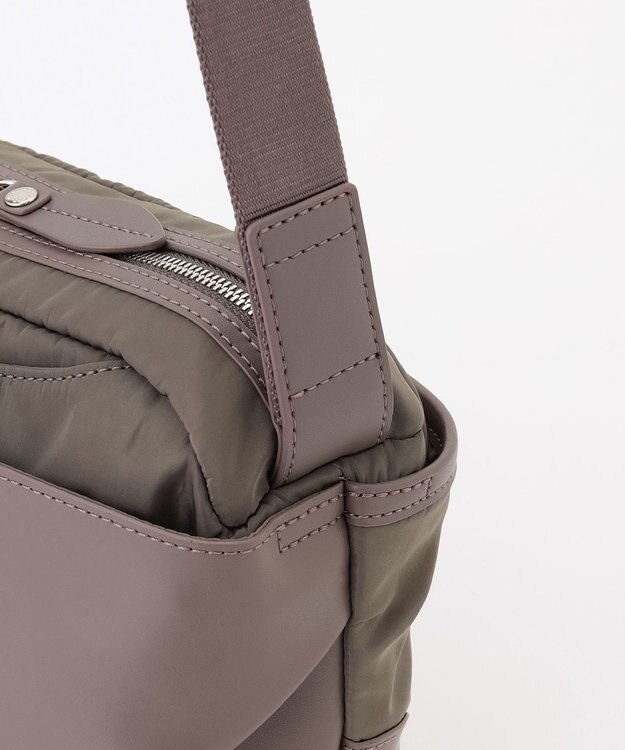 Y'SACCS シルキーリュクスショルダーバッグ ベージュ系その他