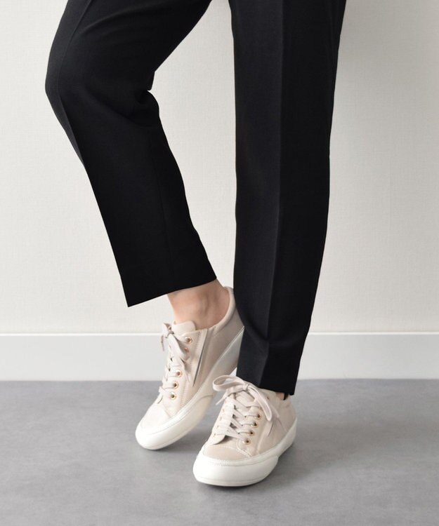 INTER-CHAUSSURES 【BUSSOLA】撥水レースアップスニーカー ライトベージュ