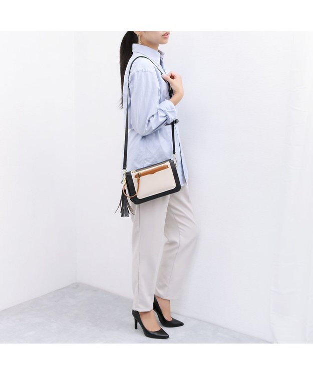 UNBILLION カシュカシュ cachecache / フロントポケットタッセルショルダー ベージュミックス