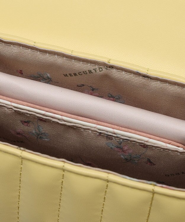 style code 【MERCURYDUO/マーキュリーデュオ】ストライプキルティング　フラップショルダーバッグ イエロー