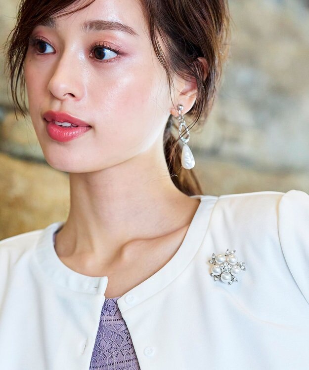 Tiaclasse パールフラワーブローチ シルバー