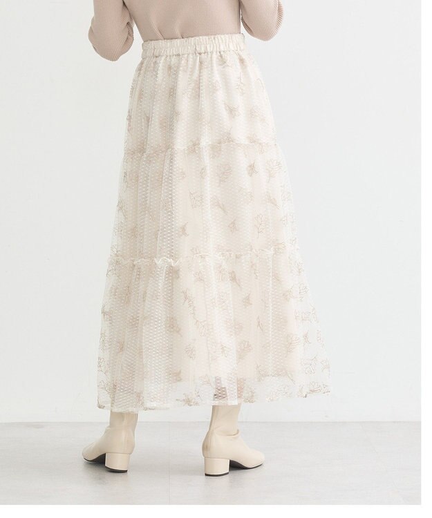 earth music&ecology フラワー刺繍チュールスカート Ivory