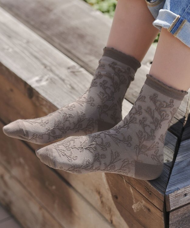 Tiaclasse ジャガードフリルソックス モカ