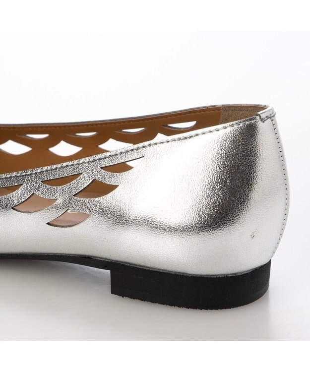 MODE ET JACOMO <carino>レーザーカットフラットパンプス シルバー