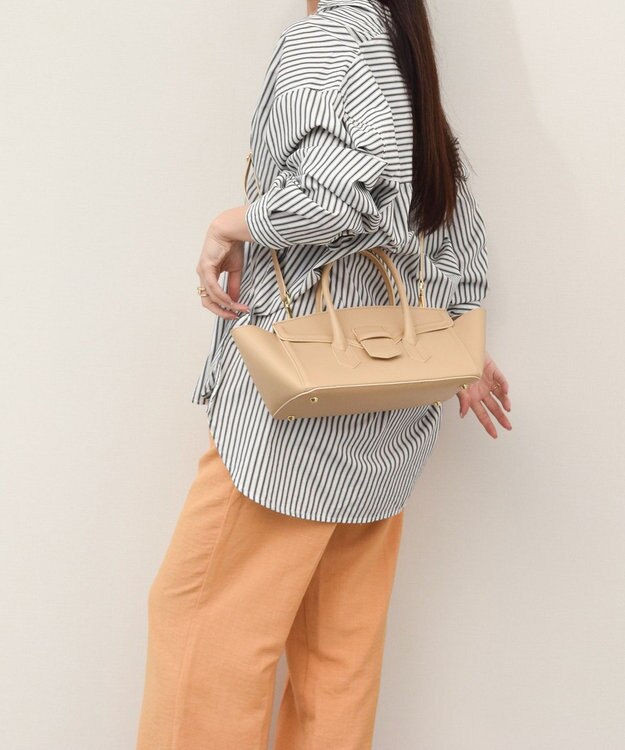 INTER-CHAUSSURES 【CHRISTIAN VILLA】レザーワイドハンドバッグ ベージュ