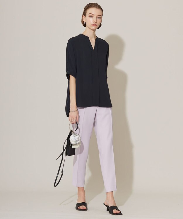 ICB 【新色追加・接触冷感・UVケア・速乾・洗える】BackSatinAmunzen  5分袖 キーネックブラウス ネイビー系