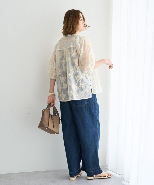 YECCA VECCA フリルVネック刺繍シアーシャツ Ivory