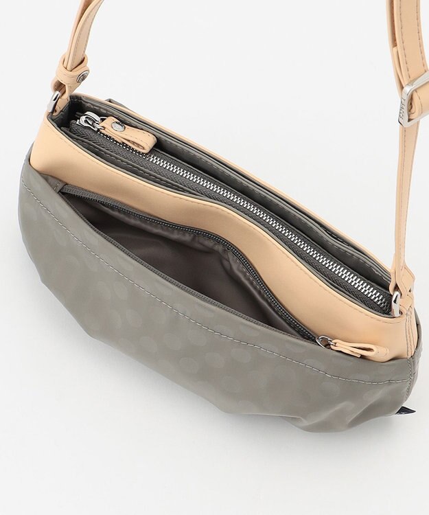 Y'SACCS Polka Dots　タックラウンドポシェット グレージュ